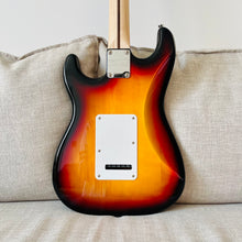 Load image into Gallery viewer, Squier Affinity Series Junior Stratocaster HSS