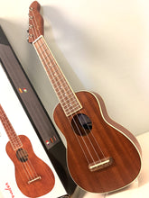 Load image into Gallery viewer, Fender Seaside Soprano Ukulele Pack