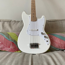Load image into Gallery viewer, Fender Squier Sonic Bronco Bass Arctic White