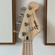 Load image into Gallery viewer, Fender Squier Sonic Bronco Bass Arctic White