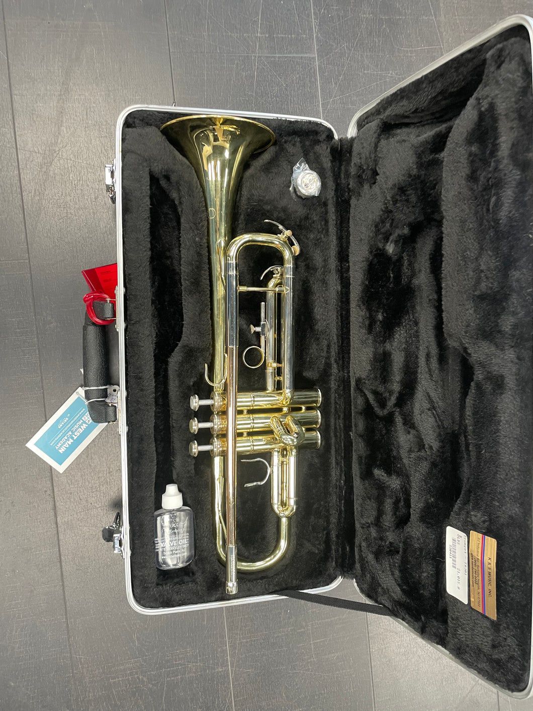 Olds TR301 Trumpet SN: 220411 (Refurbished)