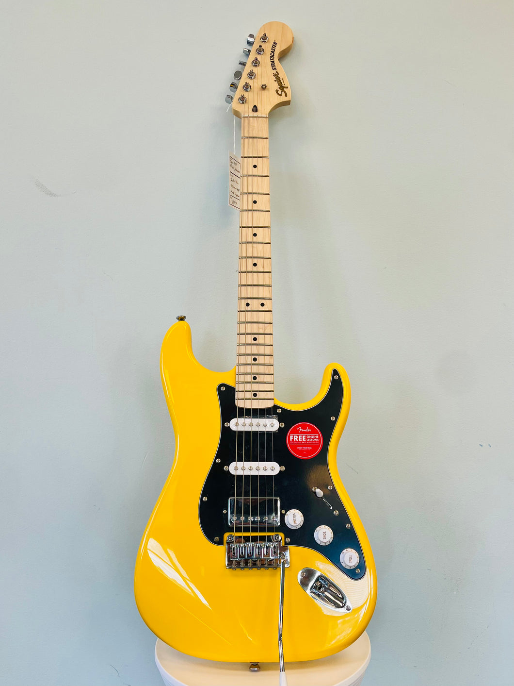 Squier FSR Affinity Series Stratocaster Graffiti Yellow