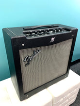 Load image into Gallery viewer, USED Fender Mustang 2 Amp