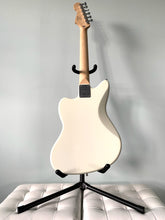 Load image into Gallery viewer, Fender Squier Mini Jazzmaster HH- Olympic White