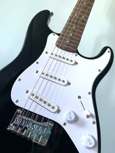 Load image into Gallery viewer, Fender Squier Mini Strat- Black