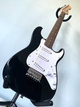 Load image into Gallery viewer, Fender Squier Mini Strat- Black