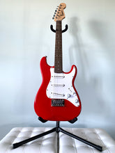 Load image into Gallery viewer, Fender Squier Mini Strat- Dakota Red