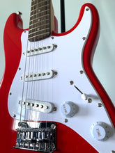 Load image into Gallery viewer, Fender Squier Mini Strat- Dakota Red