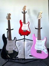 Load image into Gallery viewer, Fender Squier Mini Strat- Black