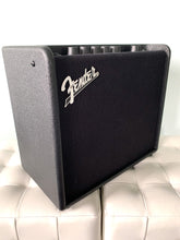 Load image into Gallery viewer, Fender Mustang LT 25 Guitar Amplifier